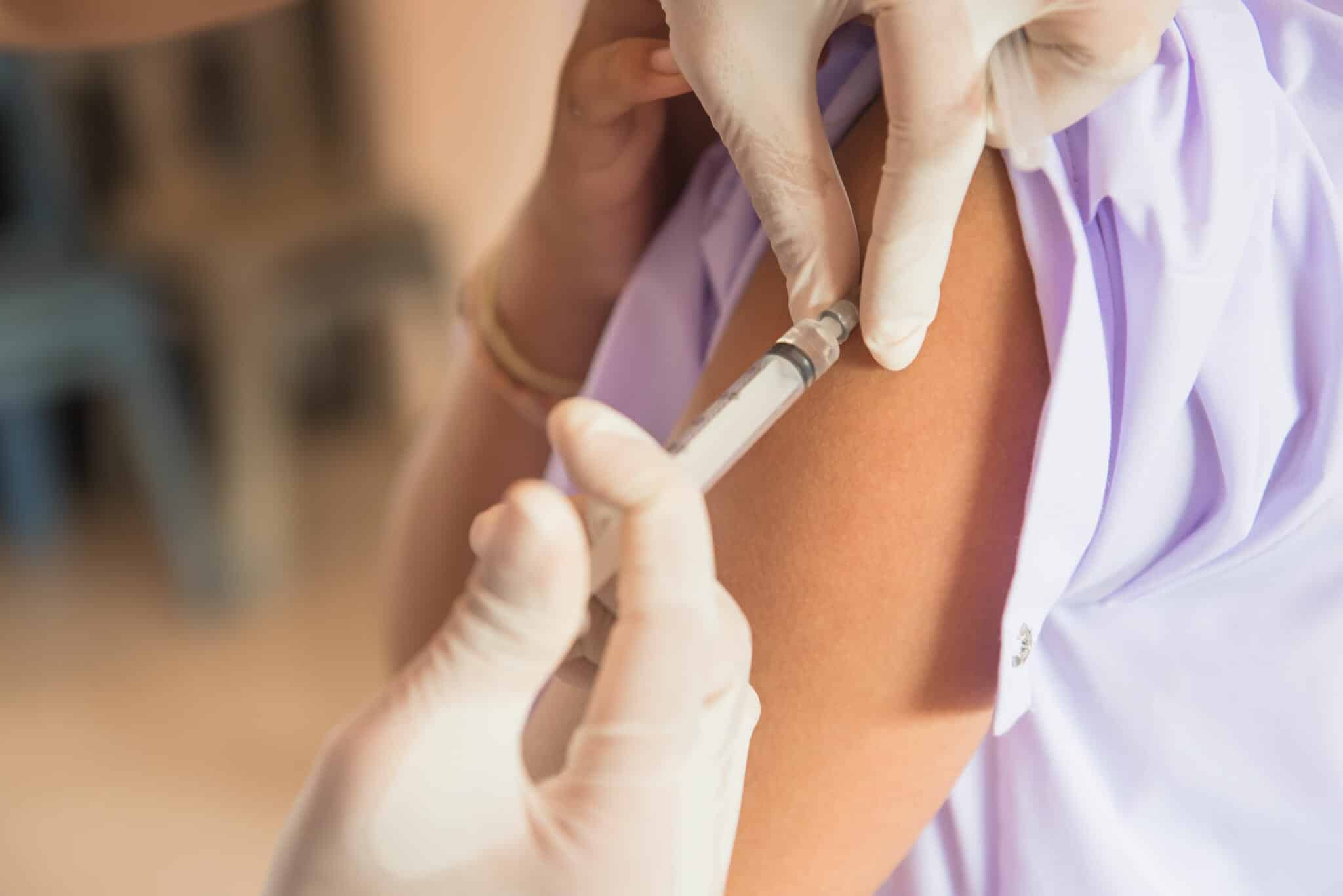Infiltration de corticoïdes dans l'épaule